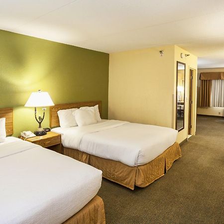 Edgewater Waterpark Hotel Duluth Exterior photo