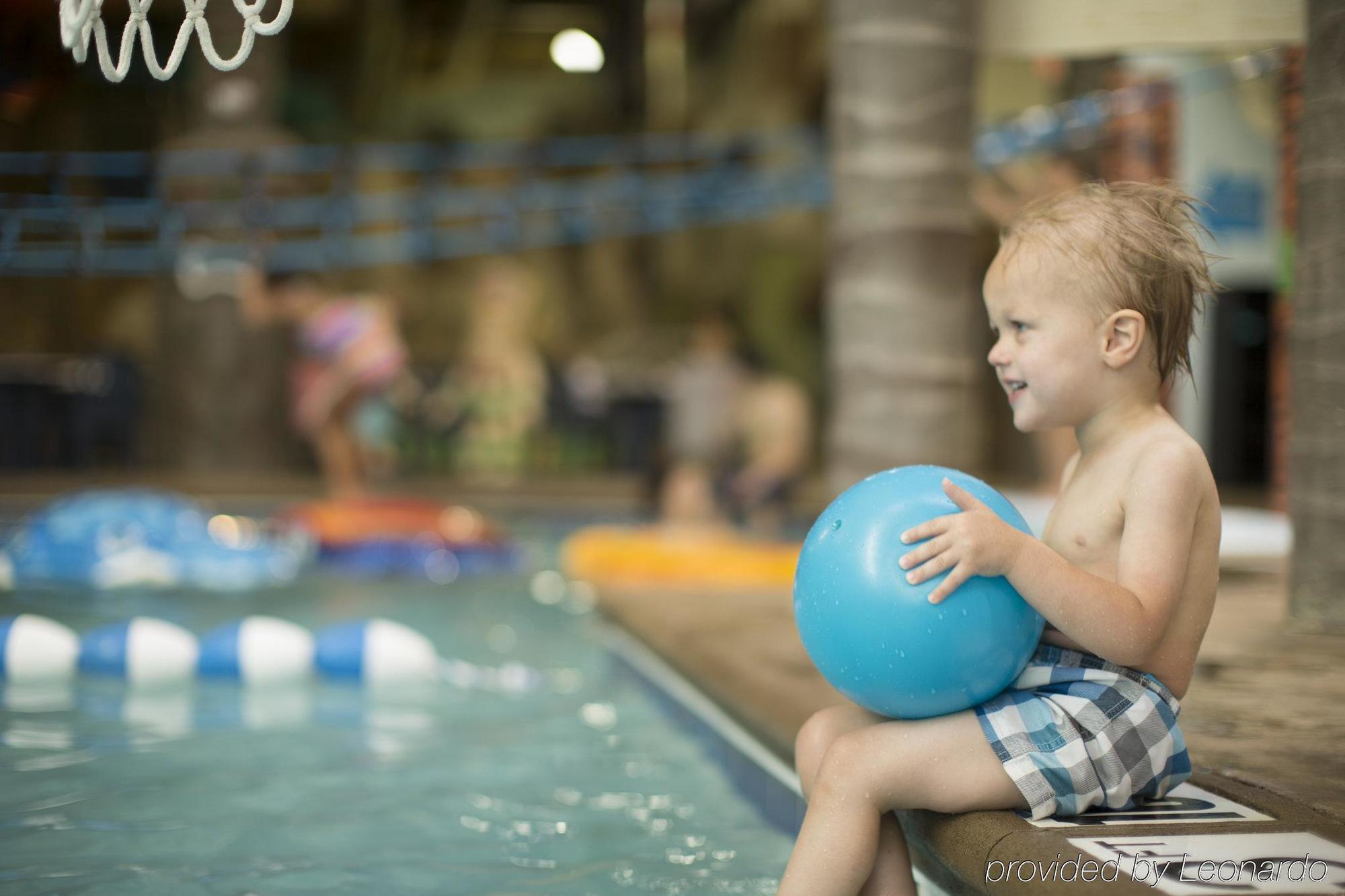 Edgewater Waterpark Hotel Duluth Exterior photo