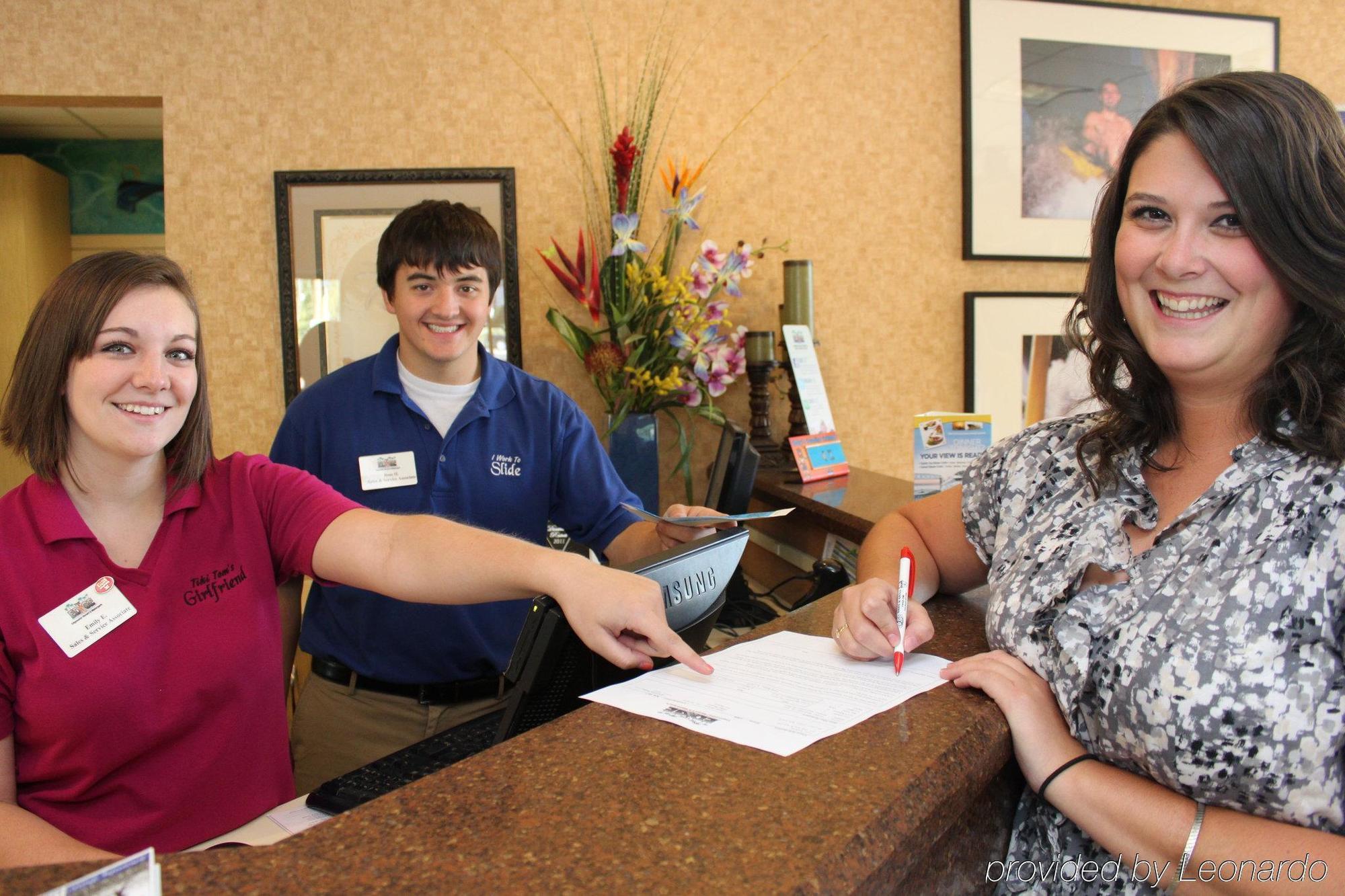 Edgewater Waterpark Hotel Duluth Interior photo