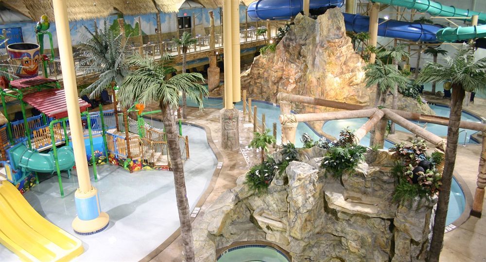 Edgewater Waterpark Hotel Duluth Exterior photo