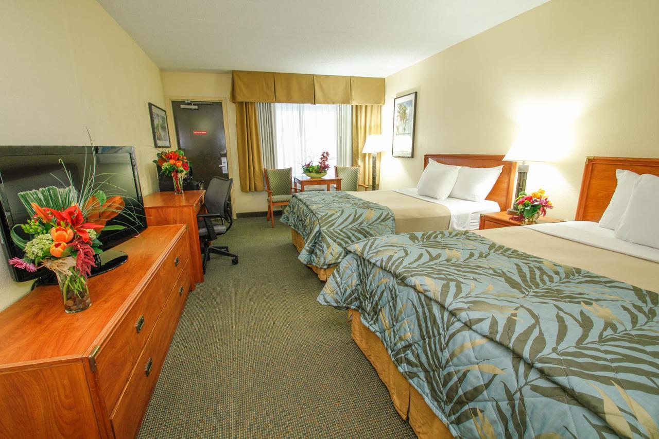 Edgewater Waterpark Hotel Duluth Exterior photo