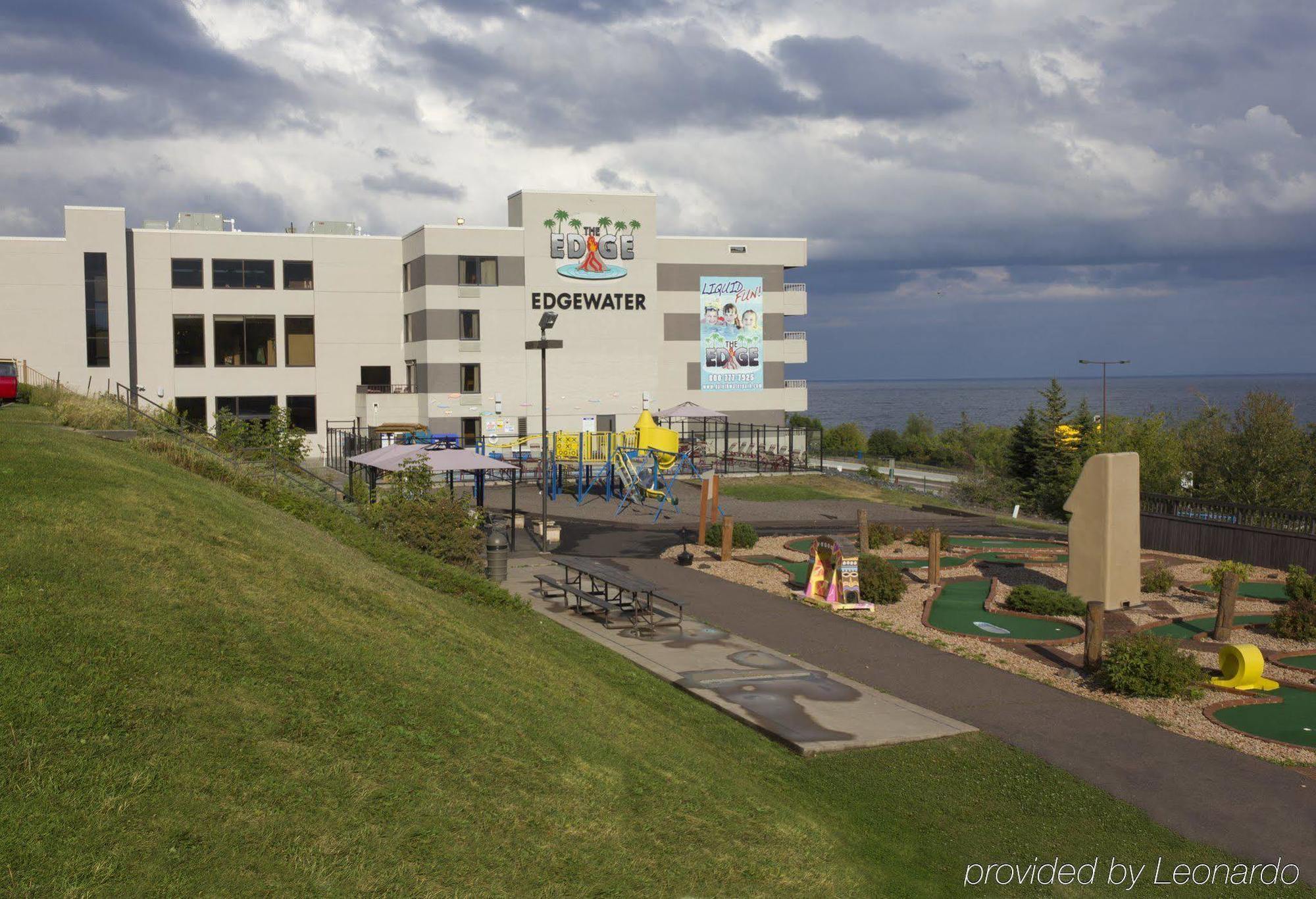 Edgewater Waterpark Hotel Duluth Exterior photo