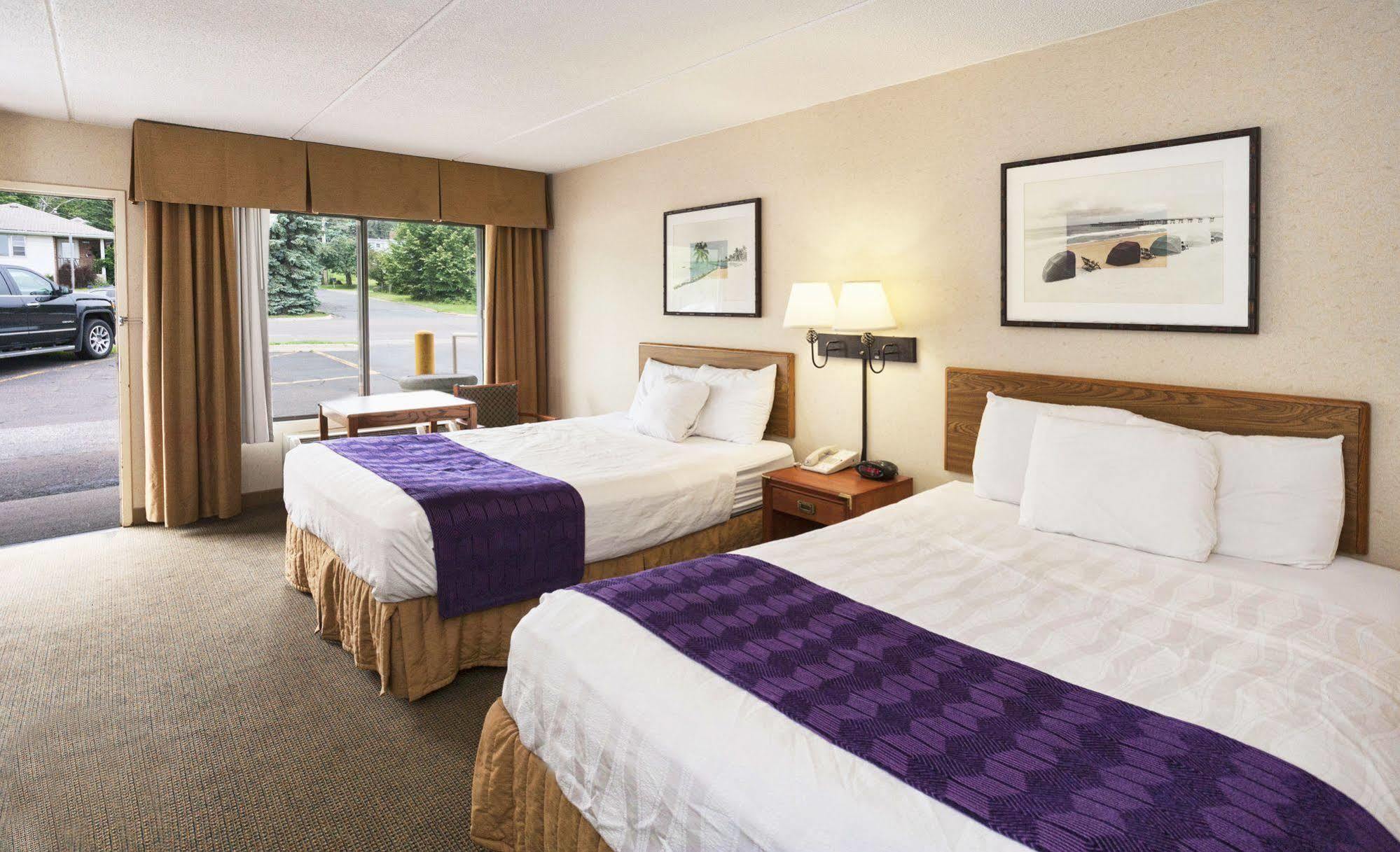 Edgewater Waterpark Hotel Duluth Exterior photo