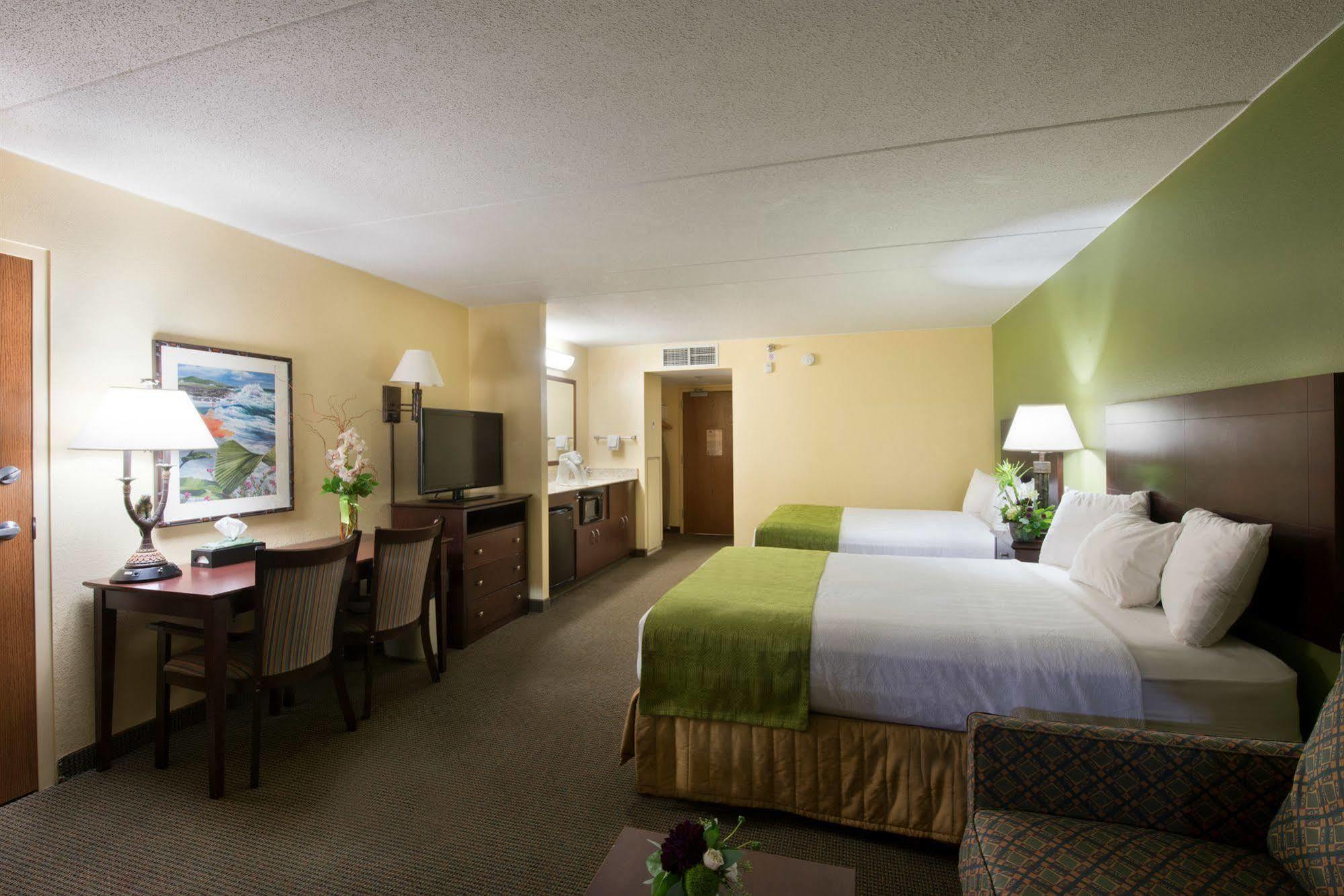 Edgewater Waterpark Hotel Duluth Exterior photo