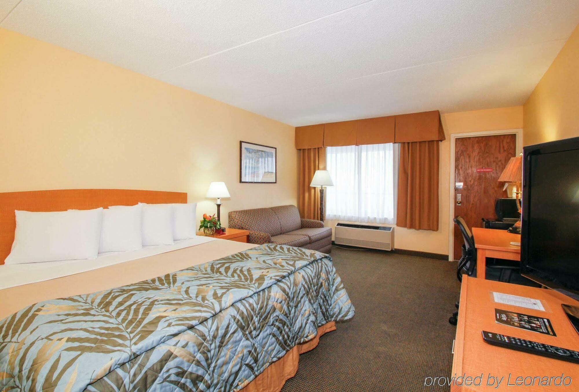 Edgewater Waterpark Hotel Duluth Exterior photo
